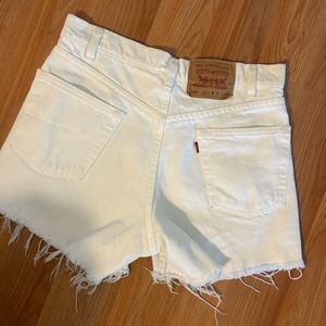 Levi’s 550 vintage cutoff shorts